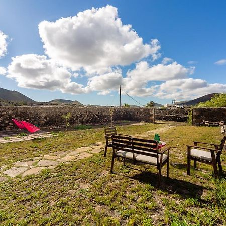 Casa "Entre Vinedos" En Masdache Villa Tías Exterior foto