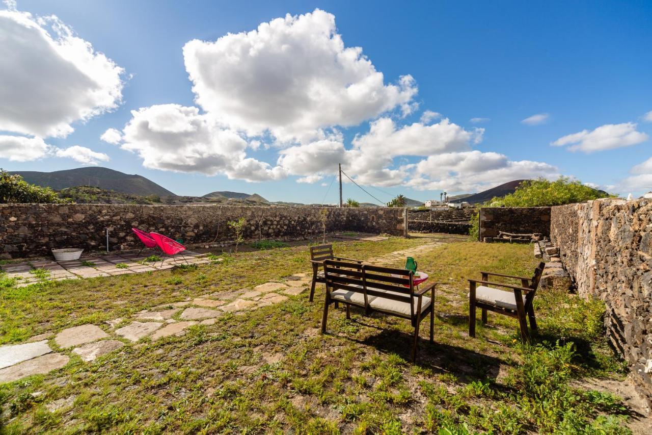 Casa "Entre Vinedos" En Masdache Villa Tías Exterior foto
