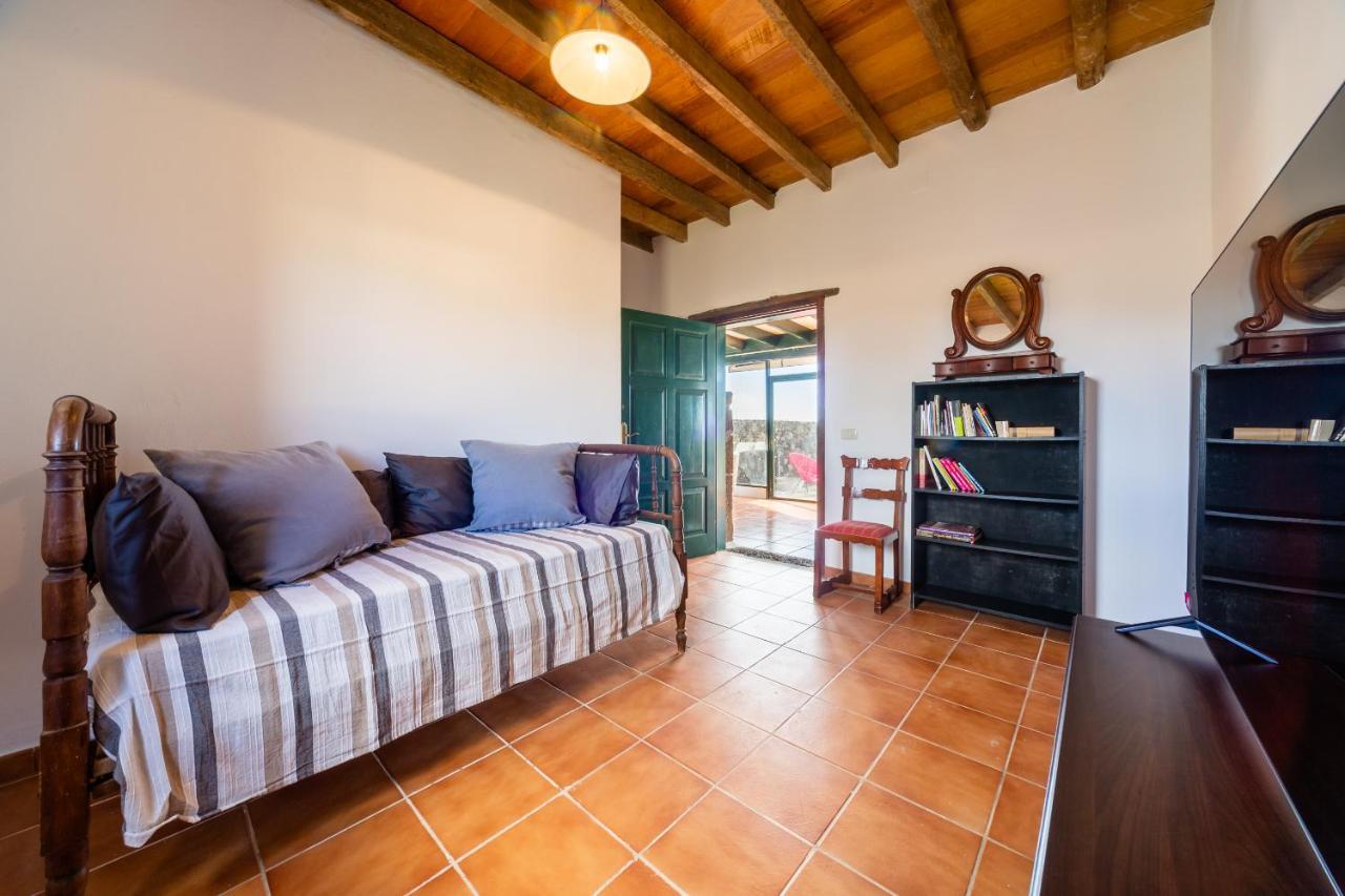 Casa "Entre Vinedos" En Masdache Villa Tías Exterior foto